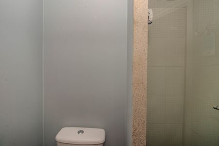 Banheiro de kitnet/studio à venda com 1 quarto, 24m² em Bom Fim, Porto Alegre