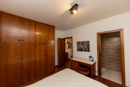 Casa de condomínio à venda com 502m², 6 quartos e 6 vagasSuíte 3