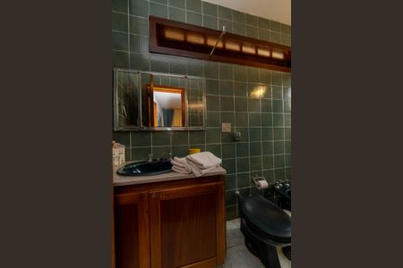 Casa de condomínio à venda com 502m², 6 quartos e 6 vagasBanheiro da Suíte 4