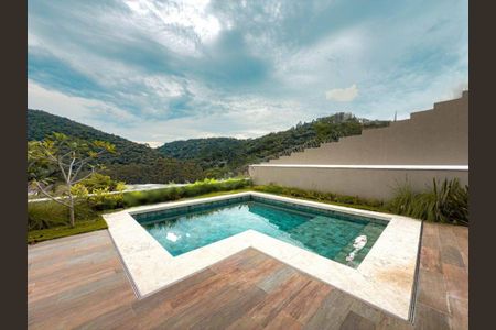 Casa à venda com 625m², 4 quartos e 4 vagas