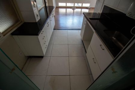 Apartamento para alugar com 79m², 2 quartos e 1 vagaCOZINHA
