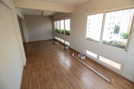 SALA de apartamento para alugar com 2 quartos, 79m² em Centro, Campinas