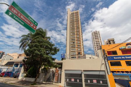 Apartamento para alugar com 79m², 2 quartos e 1 vagaFACHADA