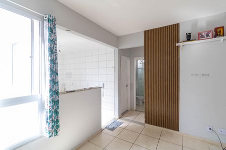 Sala de apartamento para alugar com 2 quartos, 44m² em Cosmos, Rio de Janeiro