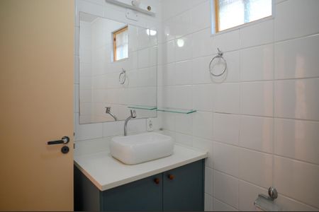 Apartamento para alugar com 72m², 2 quartos e sem vaga Apartamento para alugar com 72m², 2 quartos e sem vagaBanheiro