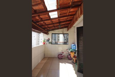 Casa à venda com 163m², 4 quartos e 2 vagasVaranda e Área  de Serviço 