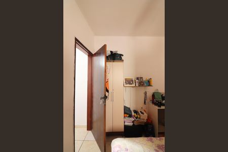 Casa à venda com 163m², 4 quartos e 2 vagasQuarto 2