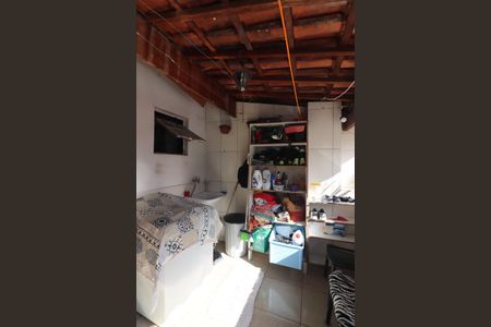 Casa à venda com 163m², 4 quartos e 2 vagasVaranda e Área  de Serviço 