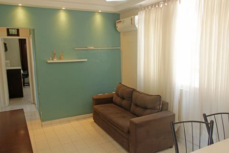 Sala de apartamento para alugar com 3 quartos, 90m² em Marapé, Santos