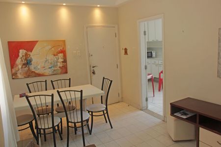 Sala de apartamento para alugar com 3 quartos, 90m² em Marapé, Santos