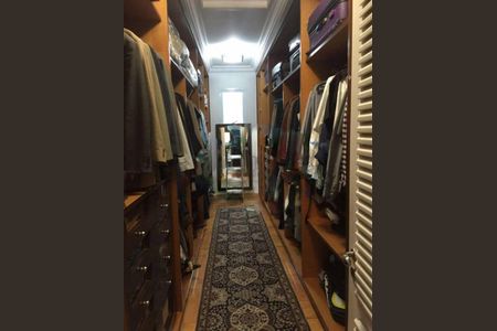 Casa à venda com 4 quartos, 700m² em Alphaville Residencial Um, Barueri