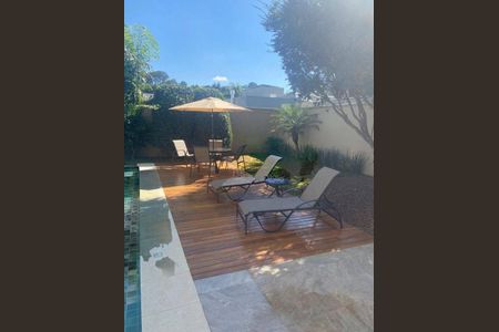 Casa à venda com 585m², 4 quartos e 6 vagas