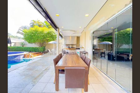 Casa à venda com 585m², 4 quartos e 6 vagas