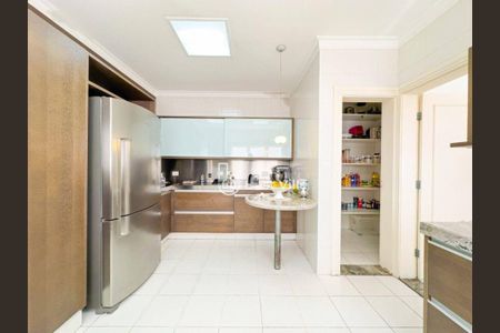 Casa à venda com 585m², 4 quartos e 6 vagas