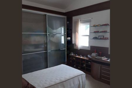 Casa à venda com 4 quartos, 360m² em Alphaville Residencial Zero, Barueri