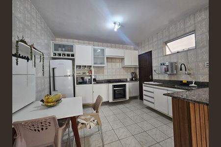 Casa para alugar com 120m², 2 quartos e 1 vagaCozinha