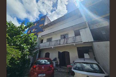 Casa para alugar com 120m², 2 quartos e 1 vagaFachada