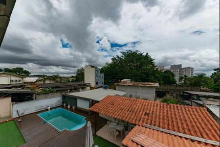 Casa à venda com 460m², 5 quartos e 8 vagas Casa à venda com 460m², 5 quartos e 8 vagasVaranda 2