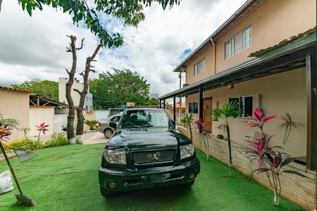 Casa à venda com 460m², 5 quartos e 8 vagas Casa à venda com 460m², 5 quartos e 8 vagasGaragem