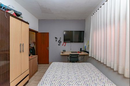 Casa à venda com 460m², 5 quartos e 8 vagas Casa à venda com 460m², 5 quartos e 8 vagasQuarto 3