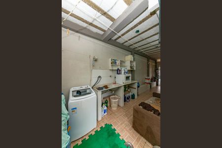 Casa à venda com 460m², 5 quartos e 8 vagas Casa à venda com 460m², 5 quartos e 8 vagasÁrea de Serviço 1