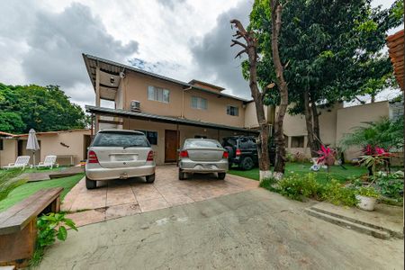 Casa à venda com 460m², 5 quartos e 8 vagas Casa à venda com 460m², 5 quartos e 8 vagasGaragem