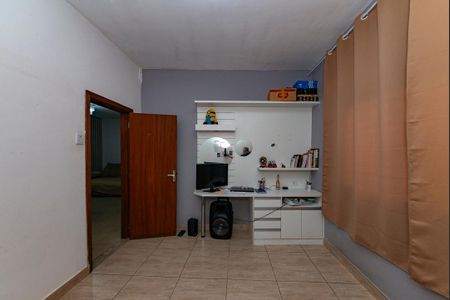 Casa à venda com 460m², 5 quartos e 8 vagas Casa à venda com 460m², 5 quartos e 8 vagasQuarto 2