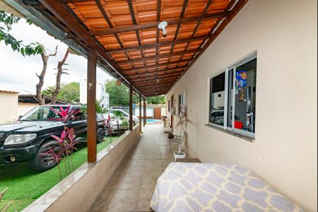 Casa à venda com 460m², 5 quartos e 8 vagas Casa à venda com 460m², 5 quartos e 8 vagasVaranda
