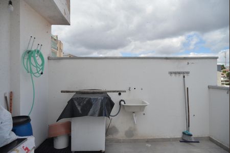 Apartamento à venda com 130m², 2 quartos e 1 vagaÁrea de Serviço