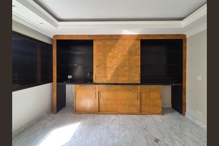 Apartamento à venda com 242m², 3 quartos e 3 vagas Apartamento à venda com 242m², 3 quartos e 3 vagasSala