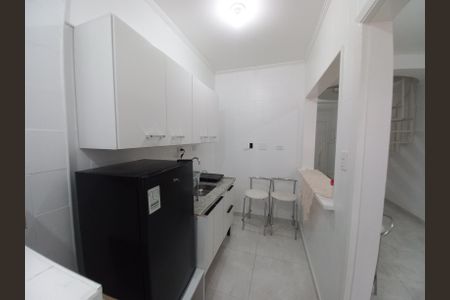 Cozinha de apartamento para alugar com 1 quarto, 92m² em Centro, São Vicente