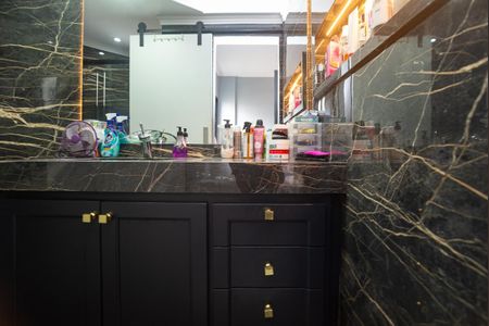 Apartamento à venda com 117m², 3 quartos e 2 vagasBanheiro do quarto 1 Suíte