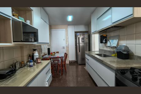 Apartamento à venda com 189m², 3 quartos e 2 vagasCozinha 