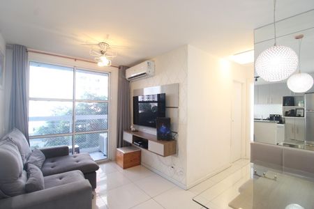 Sala de apartamento à venda com 2 quartos, 61m² em Gardênia Azul, Rio de Janeiro
