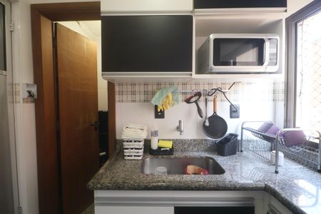 Apartamento para alugar com 120m², 2 quartos e 1 vaga Apartamento para alugar com 120m², 2 quartos e 1 vagaCozinha