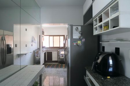 Apartamento para alugar com 120m², 2 quartos e 1 vaga Apartamento para alugar com 120m², 2 quartos e 1 vagaCozinha