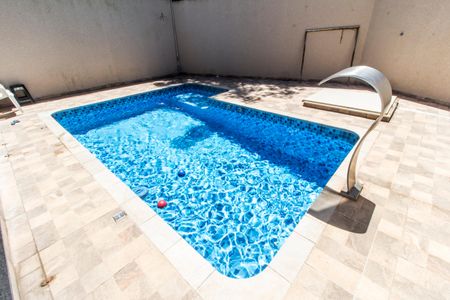 Casa à venda com 191m², 3 quartos e 1 vagaPiscina