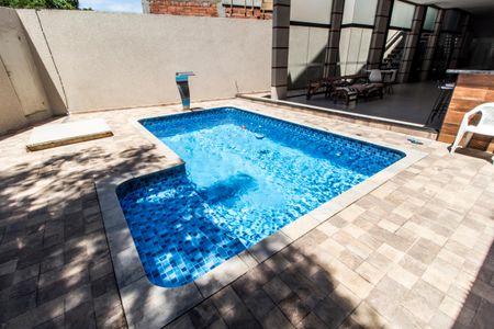 Casa à venda com 191m², 3 quartos e 1 vagaPiscina