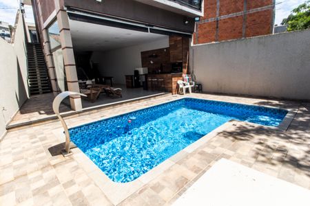 Casa à venda com 191m², 3 quartos e 1 vagaPiscina