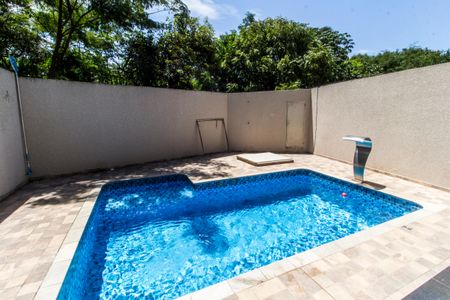 Casa à venda com 191m², 3 quartos e 1 vagaPiscina