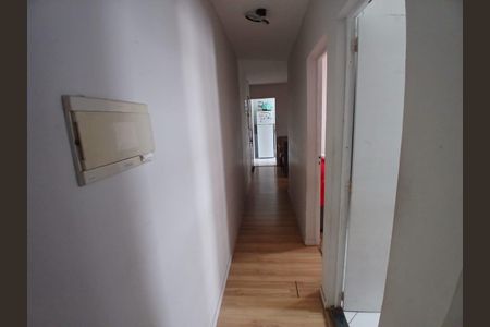 Corredor de apartamento para alugar com 2 quartos, 48m² em Parque Bristol, São Paulo