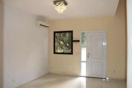 Casa de Condomínio para alugar com 3 quartos, 89m² em Granja Viana, Cotia