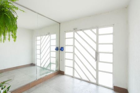 Apartamento para alugar com 63m², 2 quartos e sem vaga