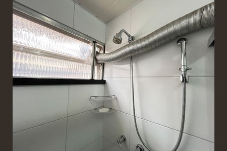 Apartamento à venda com 70m², 2 quartos e sem vagaChuveiro