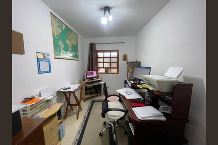 Casa à venda com 280m², 6 quartos e 3 vagasQuarto 4