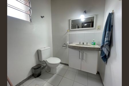 Casa à venda com 280m², 6 quartos e 3 vagasBanheiro 1