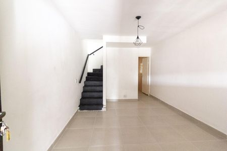 Sala de casa à venda com 3 quartos, 110m² em Jardim Aparecida, São Paulo