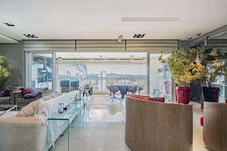 Apartamento à venda com 4 quartos, 206m² em Vila Romana, São Paulo