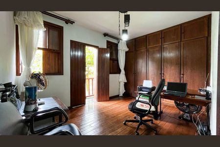 Casa à venda com 4 quartos, 350m² em Luxemburgo, Belo Horizonte