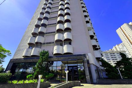 Apartamento para alugar com 40m², 1 quarto e 1 vagaFachada e Portaria 